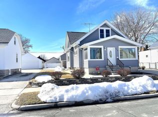 918 S 23rd St, Manitowoc, WI 54220