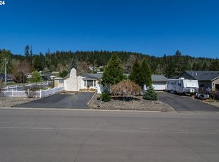 1525 E 4th Ave, Sutherlin, OR 97479