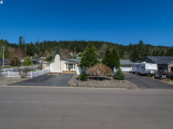 1525 E 4th Ave, Sutherlin, OR 97479