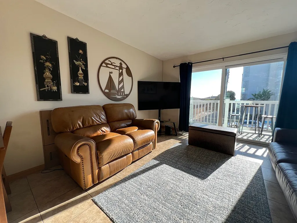 2 bed, 1.5 bath, $4,225 — Photo 4
