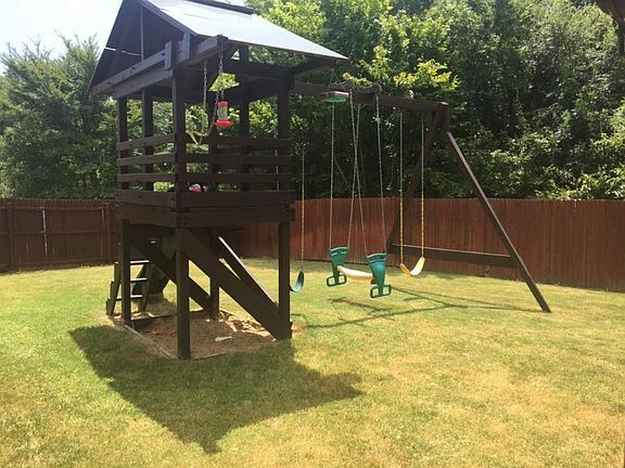 4th image of 900 Starling Ln