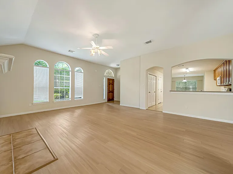 12810 Lake Shore Dr — Photo 5