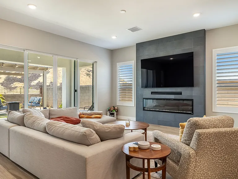 1725 E Questa Dr — Photo 12