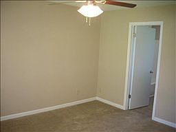 4th image of 422 Helton Dr