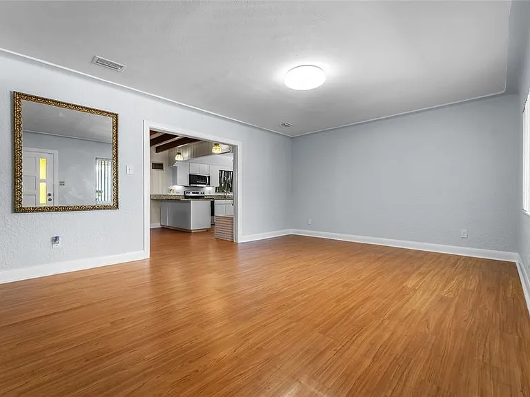 2505 E 19th Ave — Photo 4
