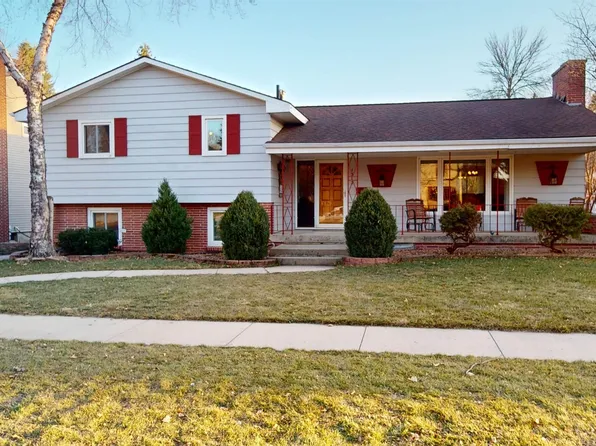 1312 W 6th St, Storm Lake, IA 50588