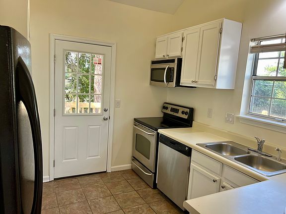 5th image of 2936 Robinwood Ln