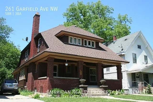 261 Garfield Ave NW