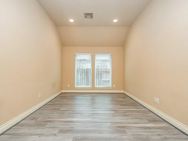 2911 Village Brook Ln — Photo 5