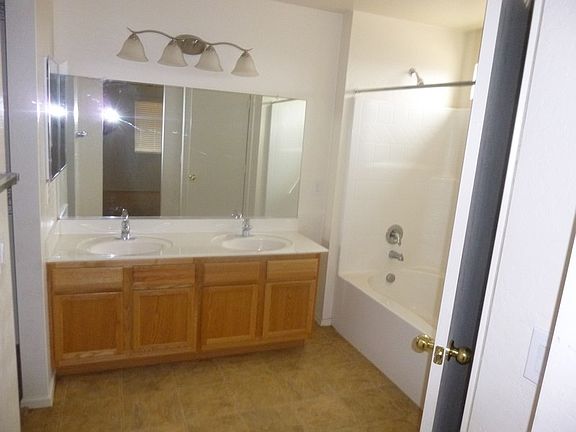 2nd image of 37267 W Amalfi Ave