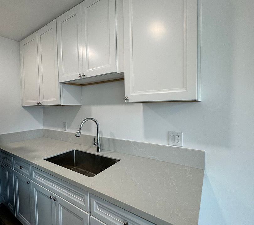 1st image of 4029 44th St APT 1