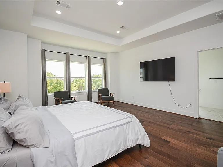 2620 McIlhenny St — Photo 13