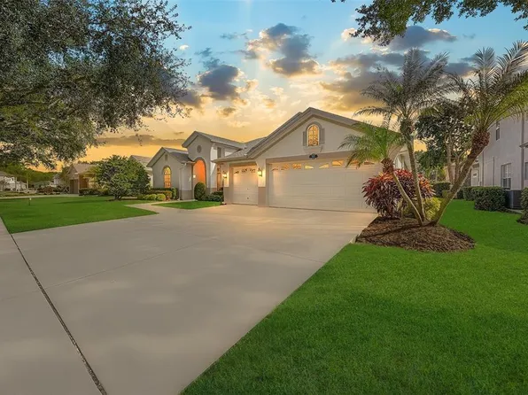 2112 Climbing Ivy Dr, Tampa, FL 33618