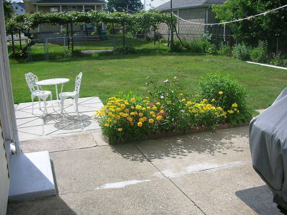 49 Brown St, East Providence, RI 02914 Zillow