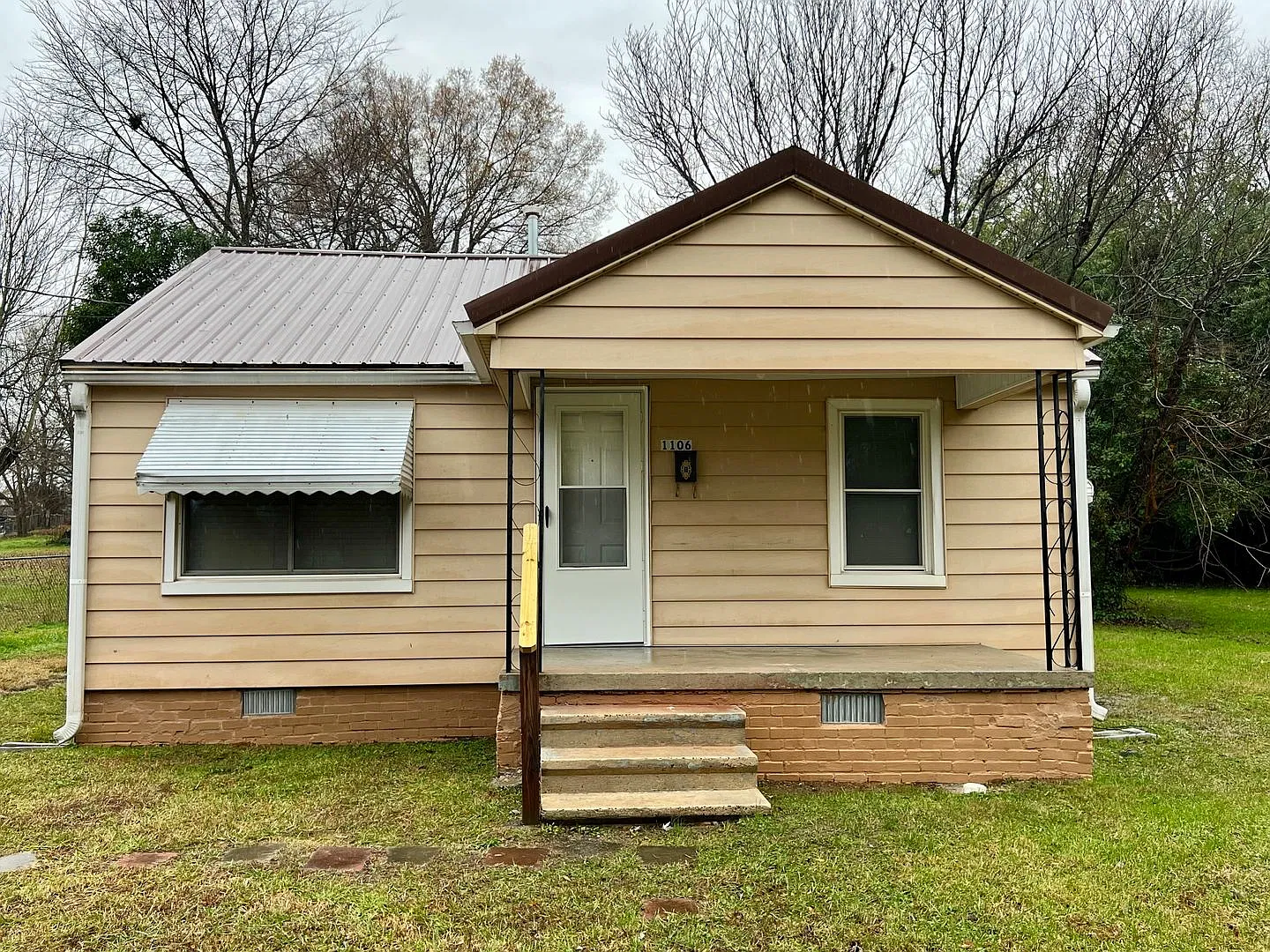 Two bedroom, 1 bath house in Burlington — Photo 2