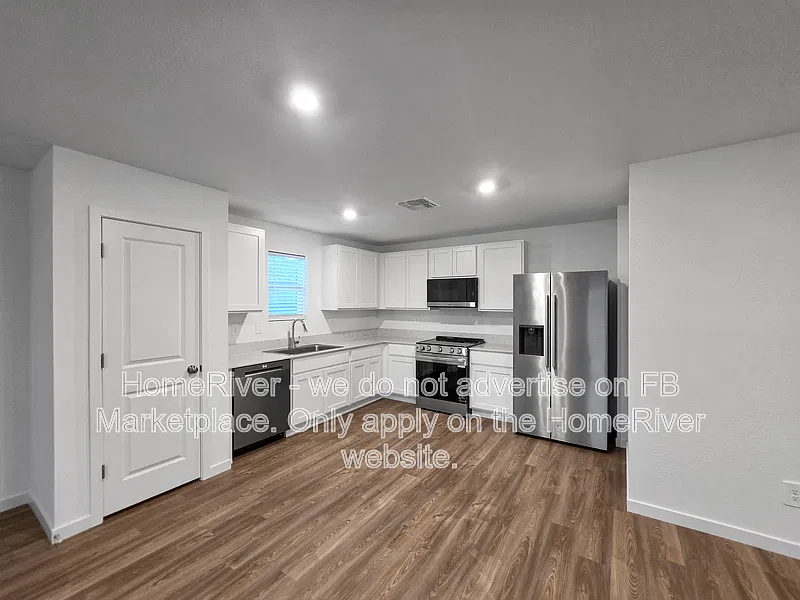 3 bed, 2.0 bath, 1290 sqft, $1,455 — Photo 4