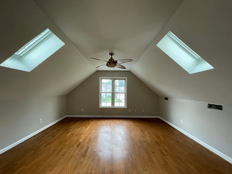 3710 Pemberton Way — Photo 15