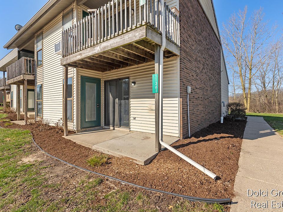 1st image of 11361 40th Ave #12