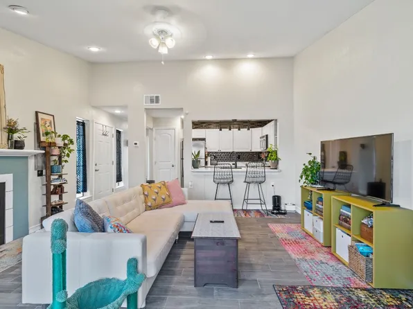 2732 Copper Creek Dr APT 203, Arlington, TX 76006