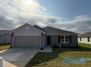 211 Clear Creek Dr, Decatur, AL 35603