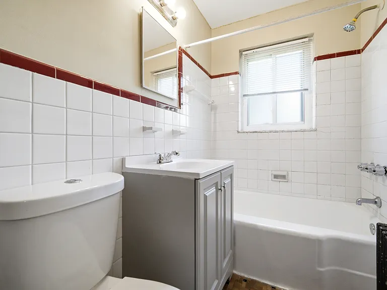 2715 Noble Rd #303 — Photo 11