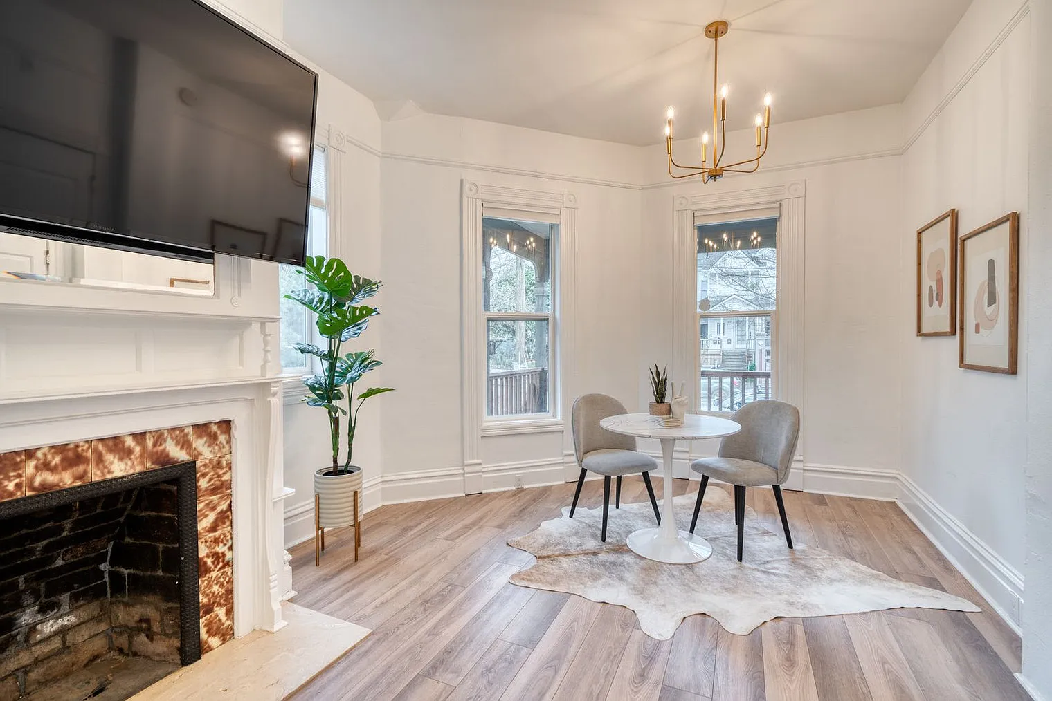 1 bed, 1.0 bath, 548 sqft, $2,317 — Photo 2