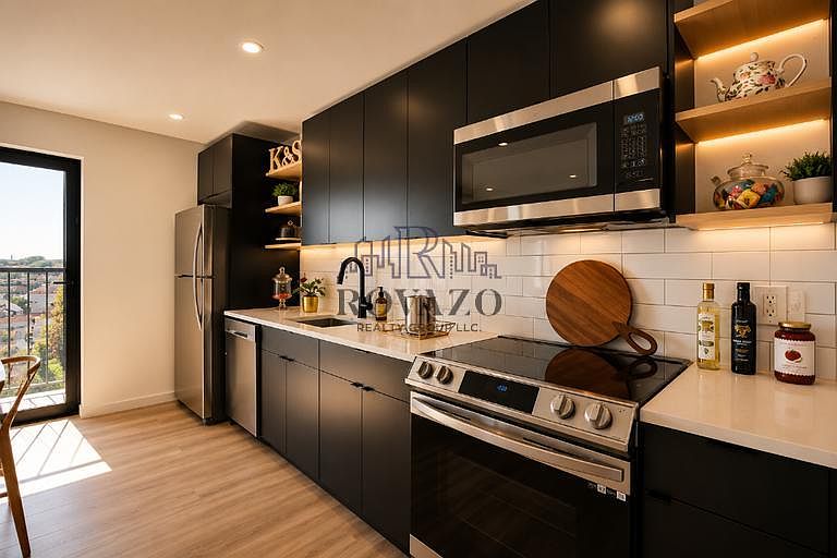1st image of 556-557 Market St #1CCC