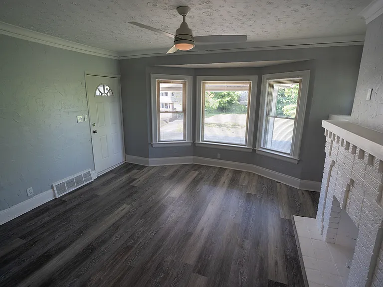 Living room Unit B