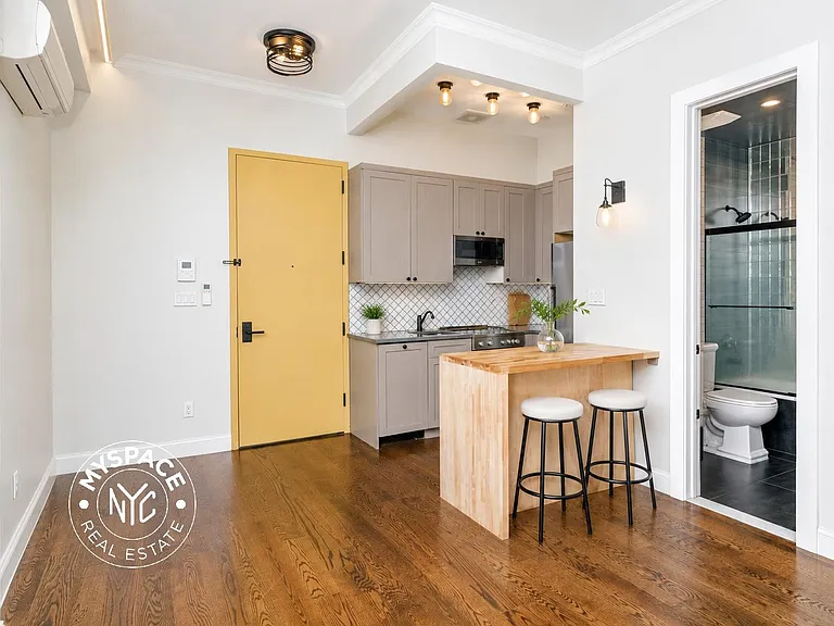 6080 Myrtle Ave #3C — Photo 3