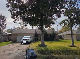 1001 Knowlton Rd, Baytown, TX 77520