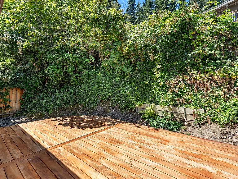 6100 Barclay St — Photo 32