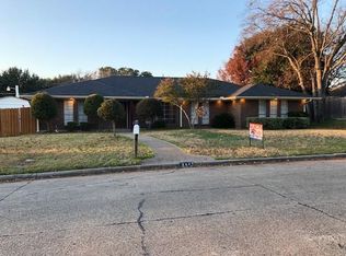 3442 Racquet Club Dr, Grand Prairie, TX 75052