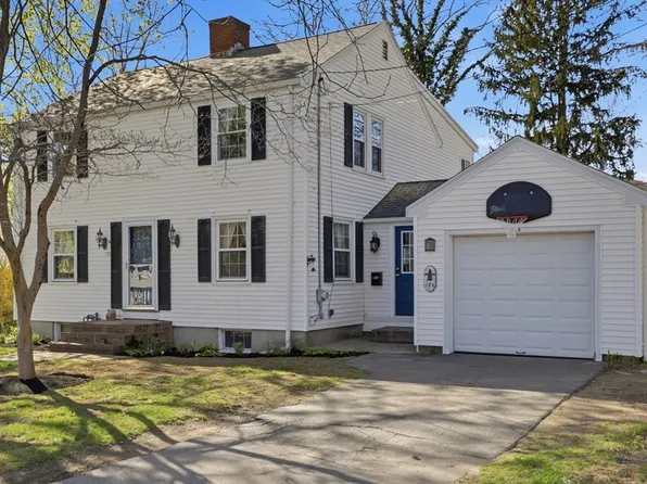 129 Academy Ave, Weymouth, MA 02188