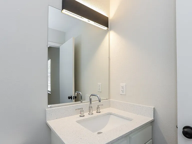 1038 Bridlewood Way — Photo 13