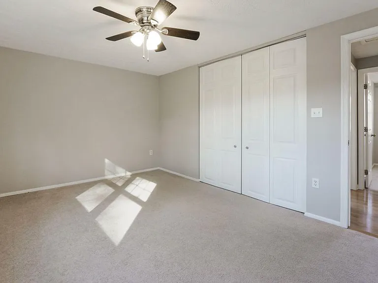 16012 Normandy Ct — Photo 12