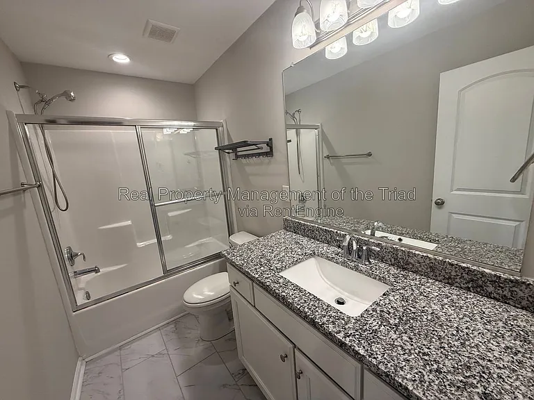 2708 N Patterson Ave — Photo 15