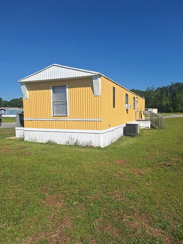 2 bed, 1.0 bath, $800 — Photo 1