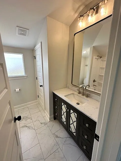3 bed, 2.0 bath, 998 sqft, $1,650 — Photo 4