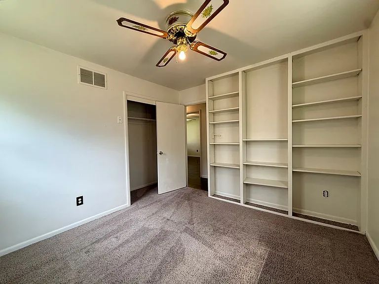 348 S Derby Ave — Photo 8