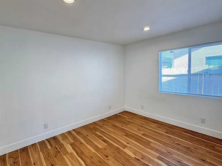 3951 Howard Ave — Photo 5