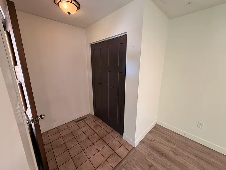 318 N Park St — Photo 6