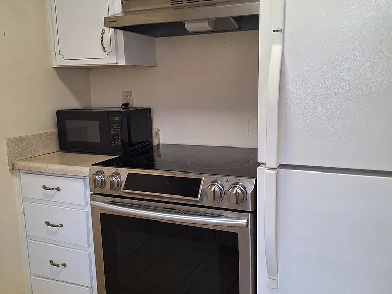 303 Ridge Blvd #206 — Photo 7