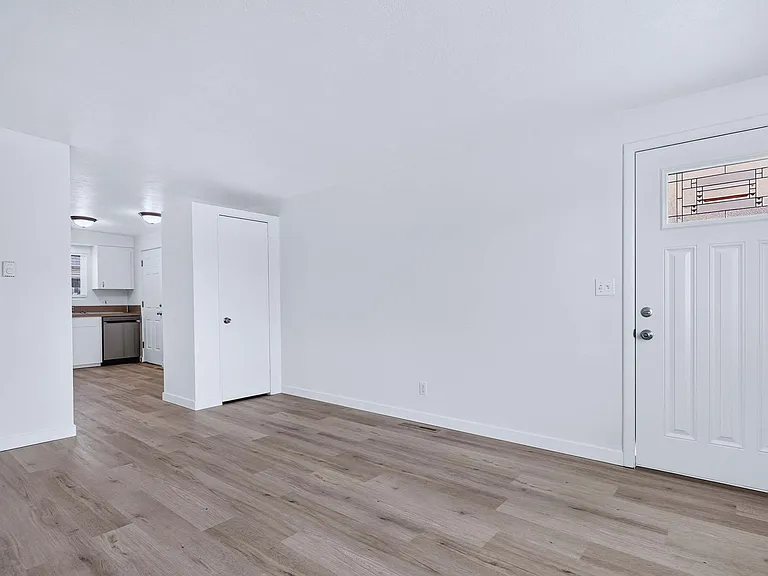 4902 W Targee St — Photo 9