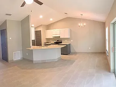 3 bed, 1215 sqft, $1,750 — Photo 2