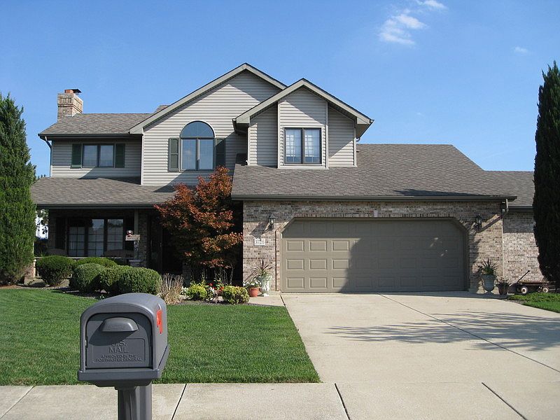 2-Story Home
						:
						with large 2.5 car garage & 10 'x 20' attached workshop!