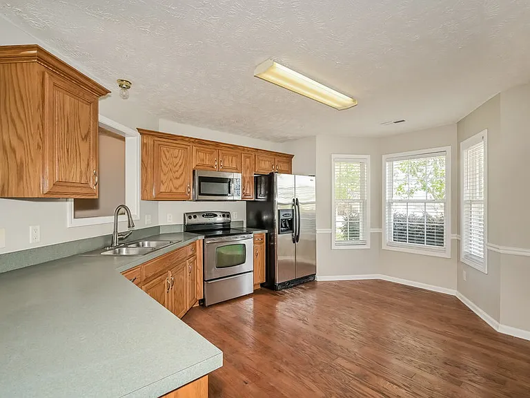 10007 Nevada Ave — Photo 7