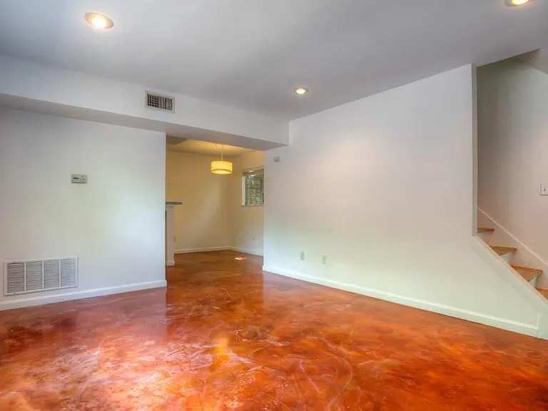 610 Franklin Blvd #C — Photo 4