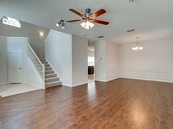 3rd image of 2223 Dallas Dr