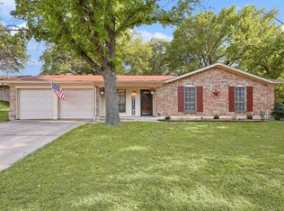 212 Glenhaven Dr, Azle, TX 76020