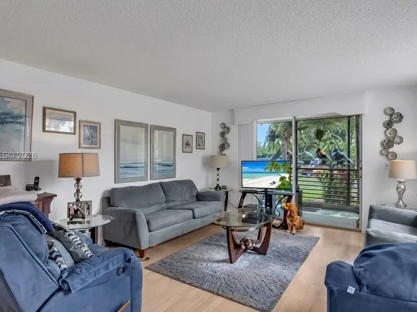 1300 Saint Charles Pl APT L11, Pembroke Pines, FL 33026
